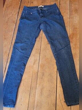 🥳2/$15🥳 Slim Fit Women's Skinny Jeans in Dark Blue Stretch Denim